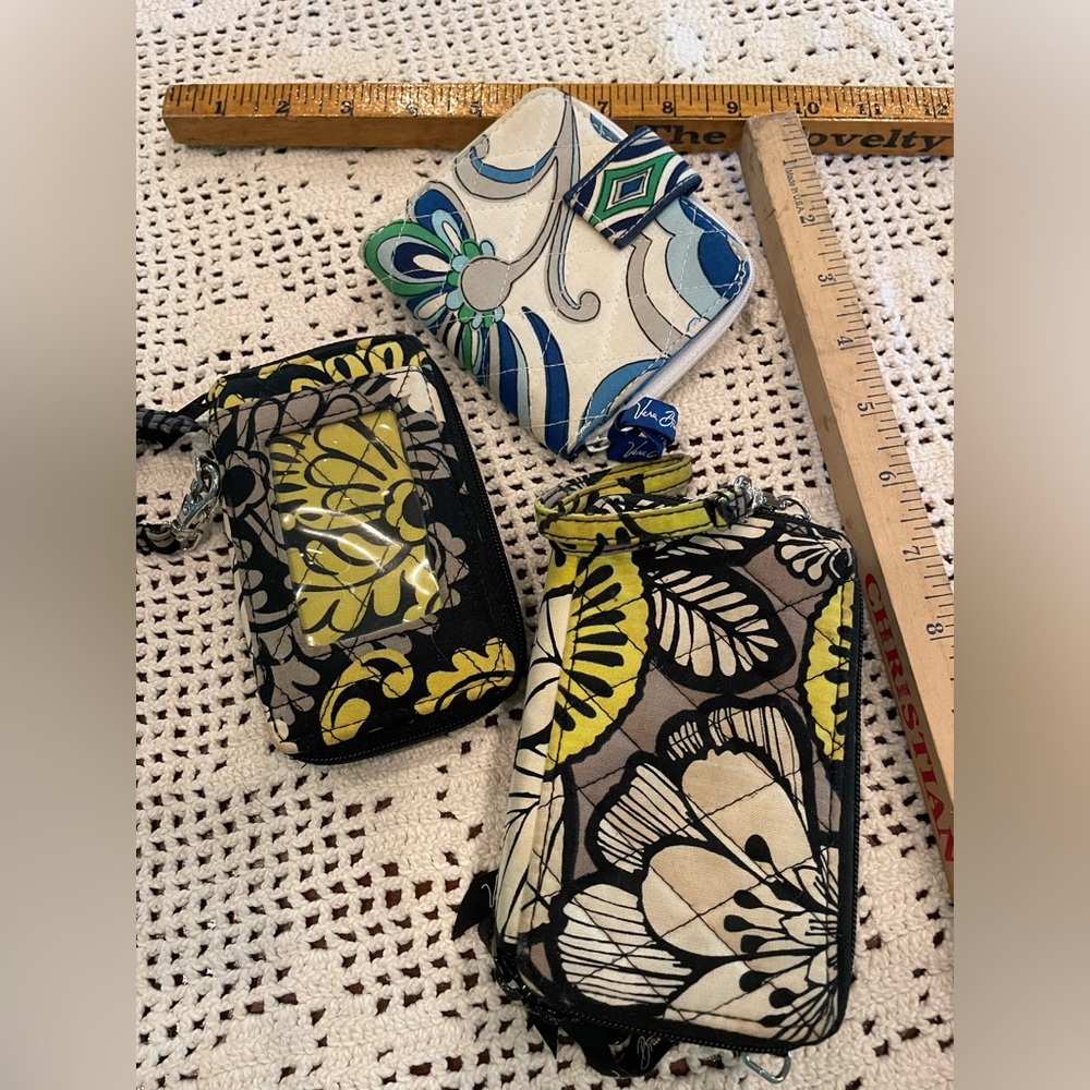 Wallet wristlet bundle